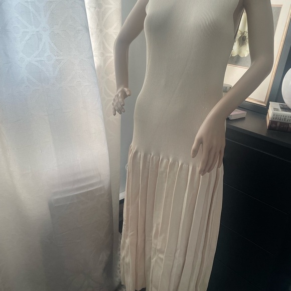NWNT  knit jersey Cream knit dress sleeveless midi dress size medium - Picture 2 of 9